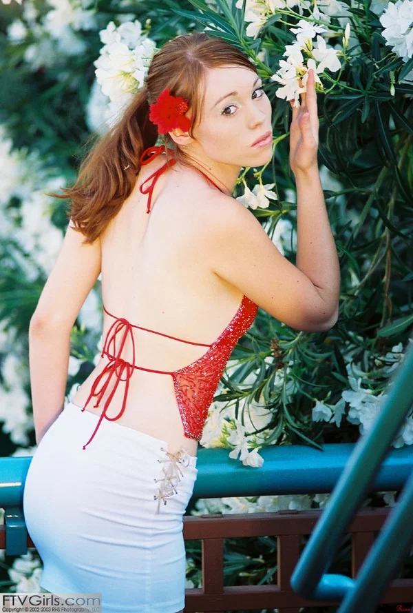 Lovely ginger Rose showing pussy in an incredible naked upskirt in the garden  - MILF, Babe, Sexy, Asian, Glamour, Amateur, Skinny, Model, Outdoor, Pussy  - Photo 3