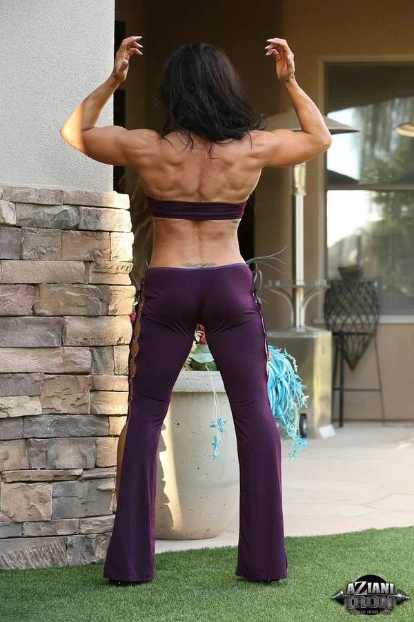 Bulging bodybuilder Rhonda Lee flaunts her big abs & reveals her big clit  - Big Clit, Mature, Big Tits, Sexy, Spreading, Short Hair, Brunette, Pussy, Non Nude  - Photo 7