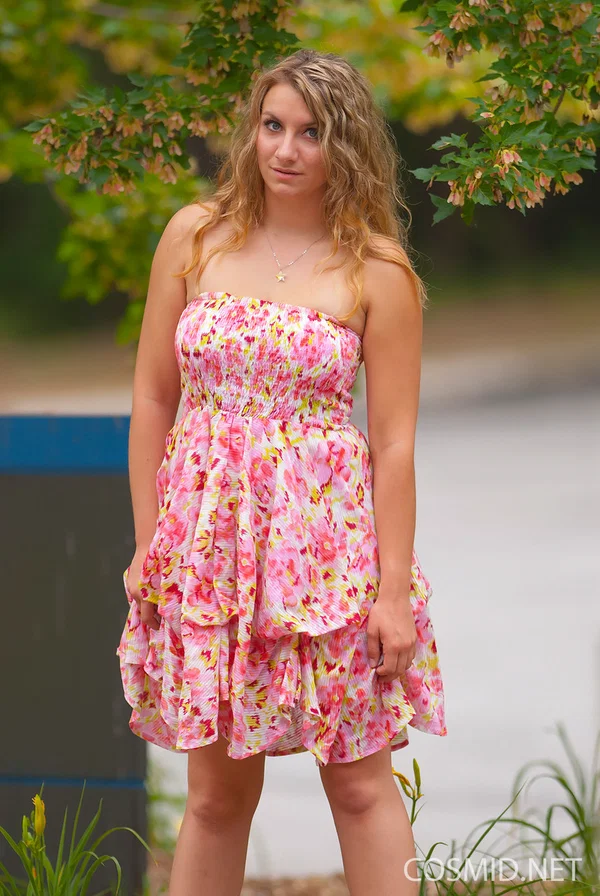 Chubby beauty Roxie lifts her summer dress to flash naked upskirt outdoors  - Clothed, Outdoor, Skirt, Nipples, Upskirt, Big Tits, Beautiful, Ass, Babe, Solo  - Photo 3