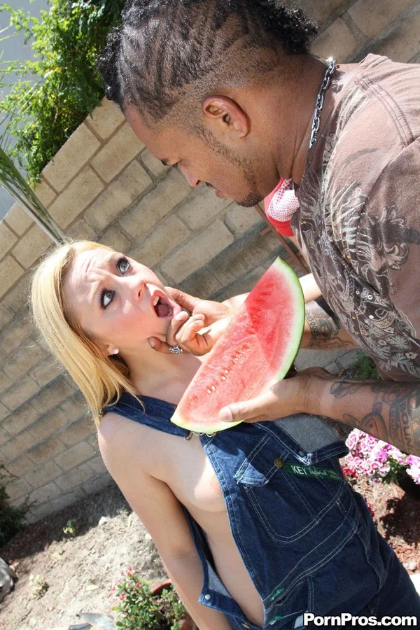 Blonde gardener Brianna St.James nailed by a big black cock on the job  - Teen, Pussy, Anal Gape, Cute, Outdoor, Spreading, Blowjob, Non Nude  - Photo 4