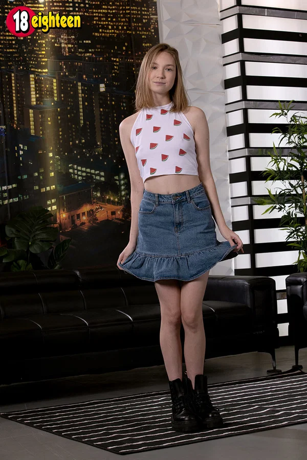 18 Eighteen starring Claire Roos XXX Pictures  - Non Nude, Teen, Amateur, Cute, Blonde  - Photo 1