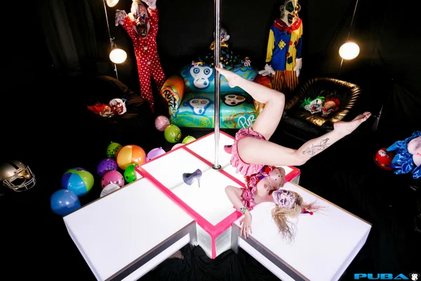 Blonde clown stripper Leya Falcon reveals her tits and poses in high heels  - Cosplay, Stripper, MILF, Dress, Big Tits, Fetish, High Heels, Babe, Ass, Pornstar  - Photo 9