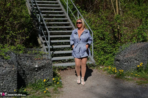 Middle-aged blonde Nude Chrissy exposes herself on a public walking path  - Mature, Chubby, BBW, Big Tits, Curvy, MILF, Glasses, Thick, Amateur, Outdoor  - Photo 20