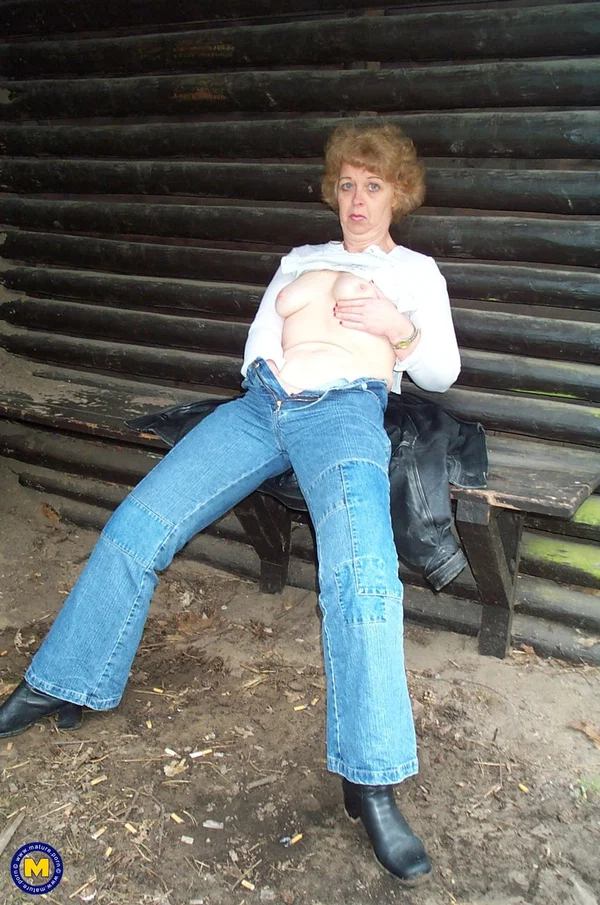 Short-haired mature woman Riet getting her pussy toyed & dicked by a fat dude  - Mature, Saggy Tits, Pussy, Amateur, Reality, Curvy, Thick, Ass Fucking, BBW, Chubby  - Photo 3