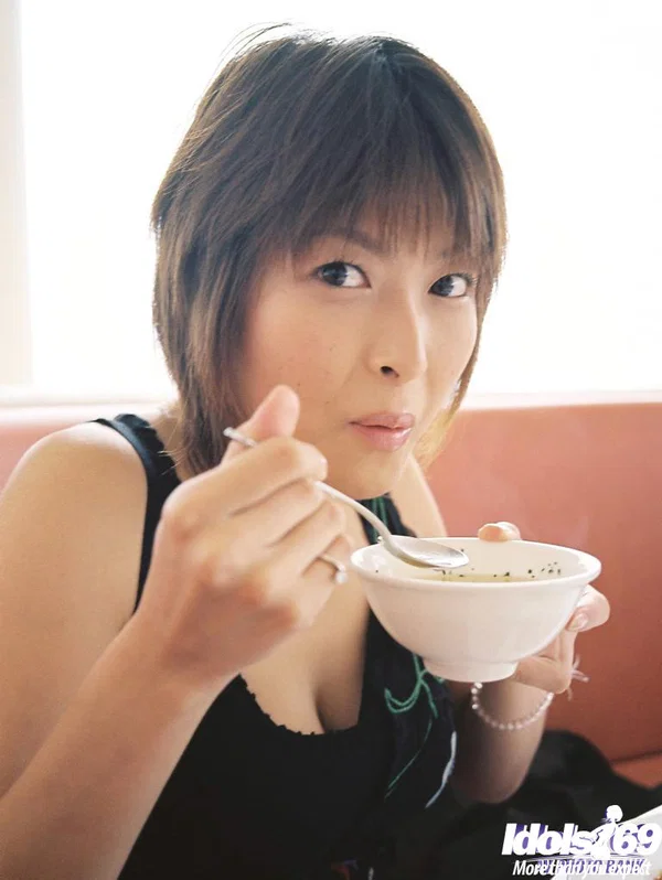 Alluring asian babe Nana Natsume revealing her nice jugs  - Japanese, Babe, Asian, Wife, Big Tits, Face, Beautiful, Short Hair, Natural Tits, Solo  - Photo 8