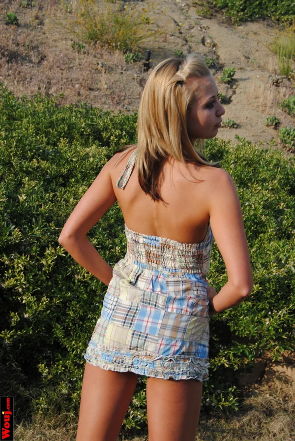 Blonde amateur WouJ in a short skirt flashes her hot ass on a hillside  - Beautiful, Amateur, Babe, Solo  - Photo 4