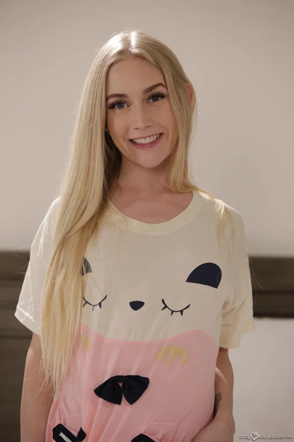 Skinny blondie Emma Starletto reveals her tiny tits and sucks balls and dick  - Panties, Blonde, Blowjob, Ass, Natural Tits, Tiny Tits, Reality, Pussy, Asshole, White  - Photo 1