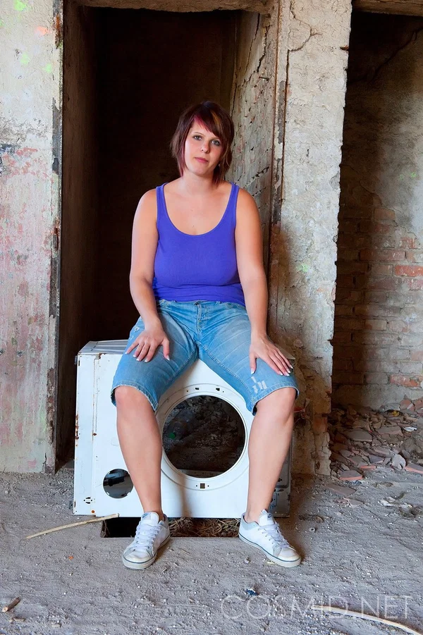 Busty mature fatty Nika shows off her huge saggy breasts wearing jean shorts  - Chubby, Saggy Tits, BBW, Big Tits, Shorts, Nipples, Amateur, Curvy, Short Hair, Thick  - Photo 1