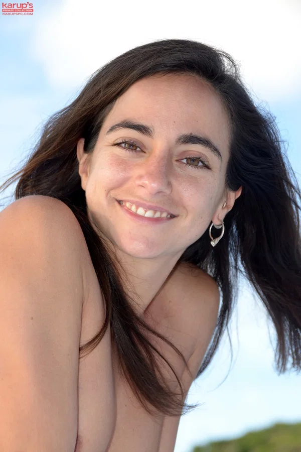 Naked skinny babe Anna Mercedes shows her tiny tits & her hairy pussy outdoors  - Hairy, Tiny Tits, Amateur, Outdoor, Face, Pussy, Teen, Ass, White, Spreading  - Photo 6