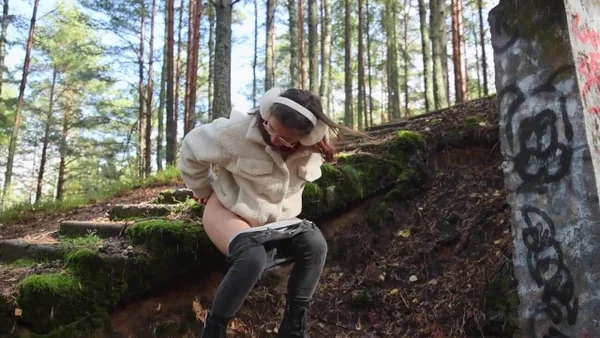 Princess Lili takes a piss near steps while out in the woods  - Pissing, Russian, Jeans, Shaved, Outdoor, Pussy, Close Up, Panties, Tattoo, European  - Photo 5