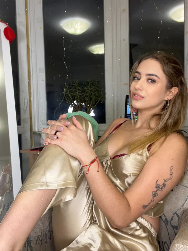 Sexy OnlyFans babe Ketty Moon shows her big ass & stockinged feet in a solo  - Ass, Amateur, Lingerie, Pussy, Tattoo, Petite, Feet, Stockings, Blonde, Sexy  - Photo 1