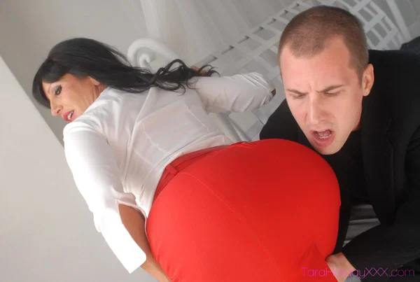 Hot mature woman Tara Holiday gives a footjob after getting banged  - Mature, Footjob, MILF, Latina, Ass Fucking, Hardcore, Blowjob, Feet, Big Tits, Doggy Style  - Photo 15