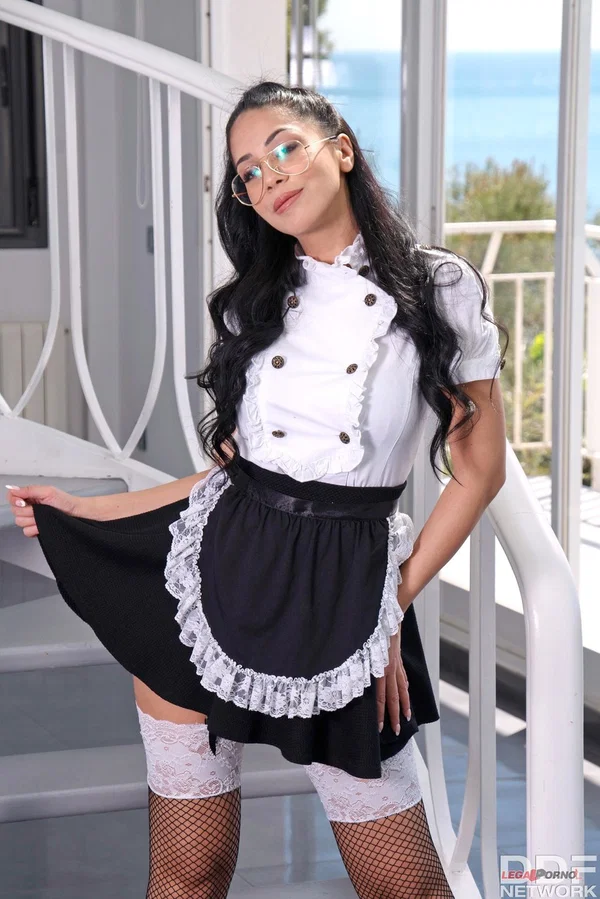 Latina maid Julia De Lucia gets fucked doggystyle and facialed by her boss  - Maid, Caught, Hardcore, Latina, Pornstar, Reality, Uniform, Stockings, Clothed, Skirt  - Photo 1
