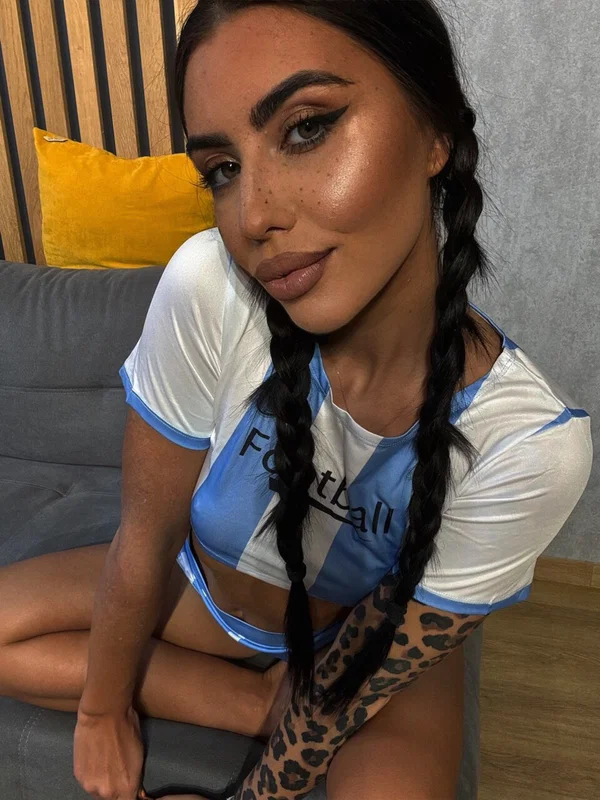 OnlyFans I Am Jasmiine featuring I Am Jasmiine Porn Gallery  - Ass, Feet, Tattoo, Pigtails, Amateur, Glamour, Model, Skinny, Non Nude, Babe  - Photo 1