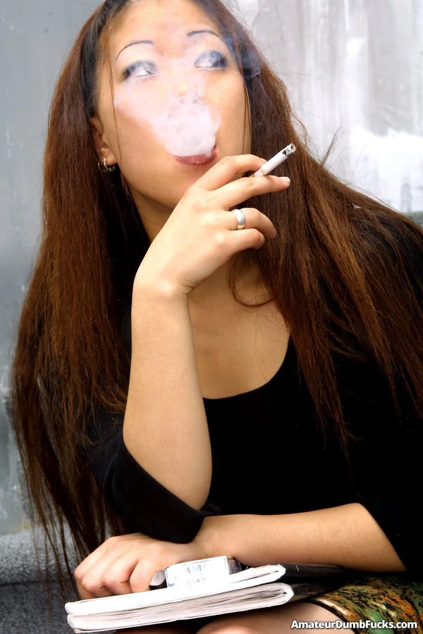 Asian amateur Ayako Tamura masturbates on the stairs after smoking a cigarette  - Amateur  - Photo 4