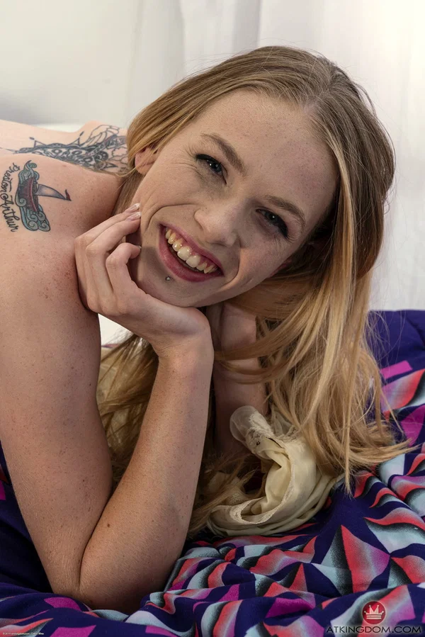 Skinny mature slut Violet Storm spreads her hairy pussy on the bed  - Pussy, Petite, Spreading, Teen, Big Clit, Tattoo, Hairy, Solo, Ass, Sexy  - Photo 11