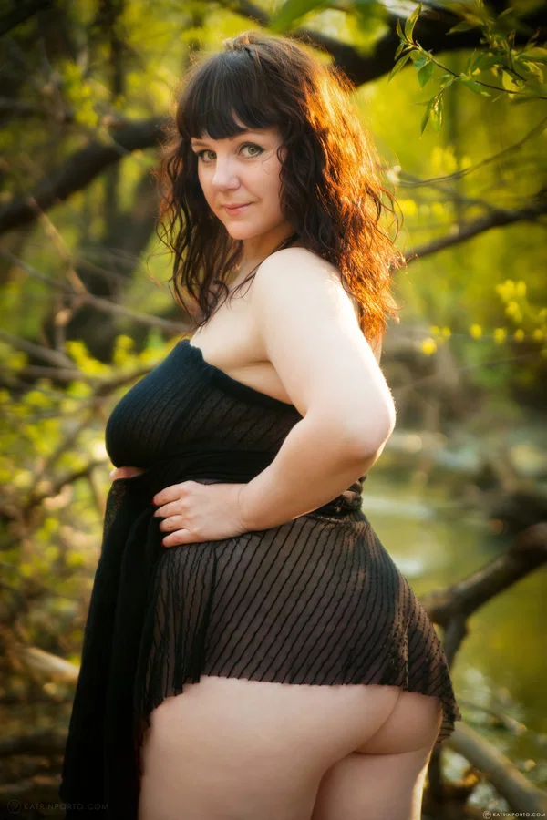 Stunning chubby MILF shows off her gorgeous curves all nude outdoors  - Chubby, Curvy, Ass, Thick, Outdoor, Natural Tits, BBW, Big Tits, PAWG, Short Hair  - Photo 8