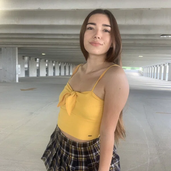 Naughty amateur babe Samly Puff lifts her skirt up and shows her big ass  - Skirt, Cosplay, Sexy, Ass, Amateur, Non Nude, Outdoor, Upskirt, Skinny, Beautiful  - Photo 4