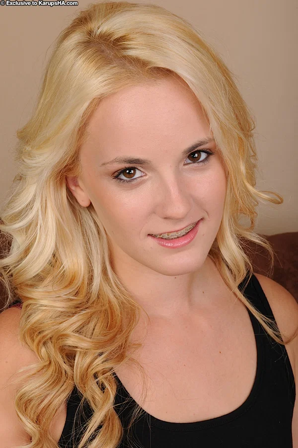 Amateur teen babe Sara James is fantastically gifted at masturbation  - Teen, Amateur, Babe, Face, Feet, Blonde, Spreading, Undressing, Pussy, Piercing  - Photo 1
