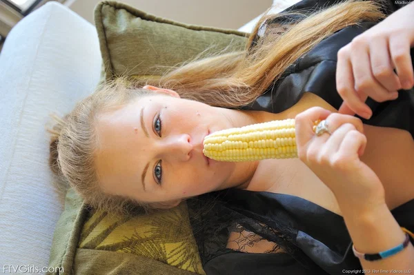 Hot redhead girl strips naked on the street and toys with banana and corn cob  - Teen, Dildo, Blonde, Babe, Jeans, Close Up, Pussy, Skinny, Ass, Feet  - Photo 10