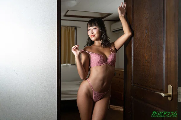 Sexy Asian babe Miki Hoshino lets her masseur fuck her & cum inside her  - Asian, Japanese  - Photo 1