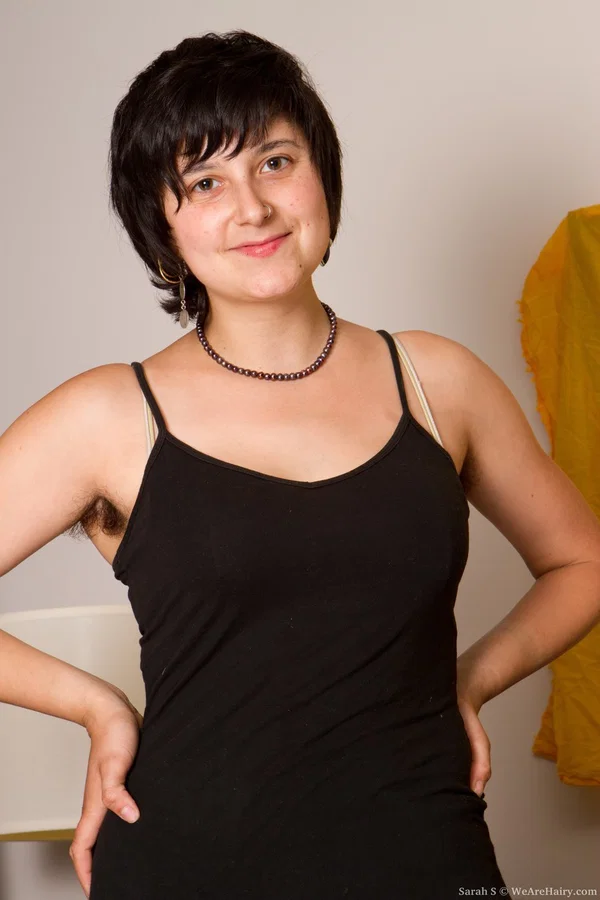 Dirty chick with big tits Sarah S lifts her arms up and shows hairy armpits  - Hairy, Amateur  - Photo 3