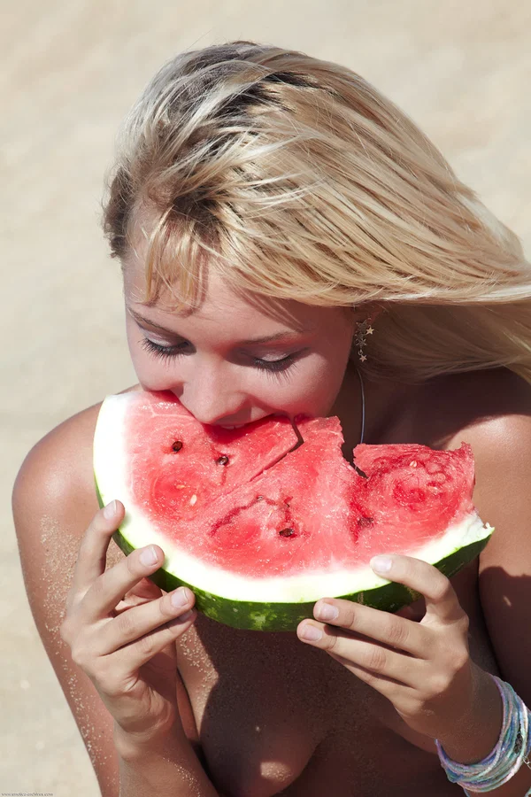 Golden-haired girlfriend Lada poses naked and eats a watermelon on the beach  - Girlfriend, Beach, Cute, Teen, Blonde, Outdoor, Petite, Solo, Model, Glamour  - Photo 10