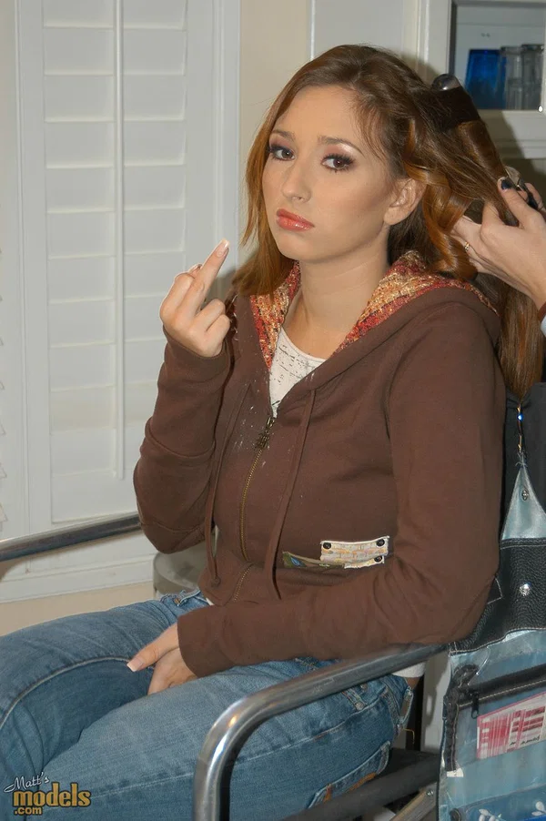 Amateur model Shay Laren has her hair done for a non nude modelling gig  - Non Nude, Amateur, Nurse, MILF, Clothed, Reality, Beautiful, Skirt, Panties, Lingerie  - Photo 6