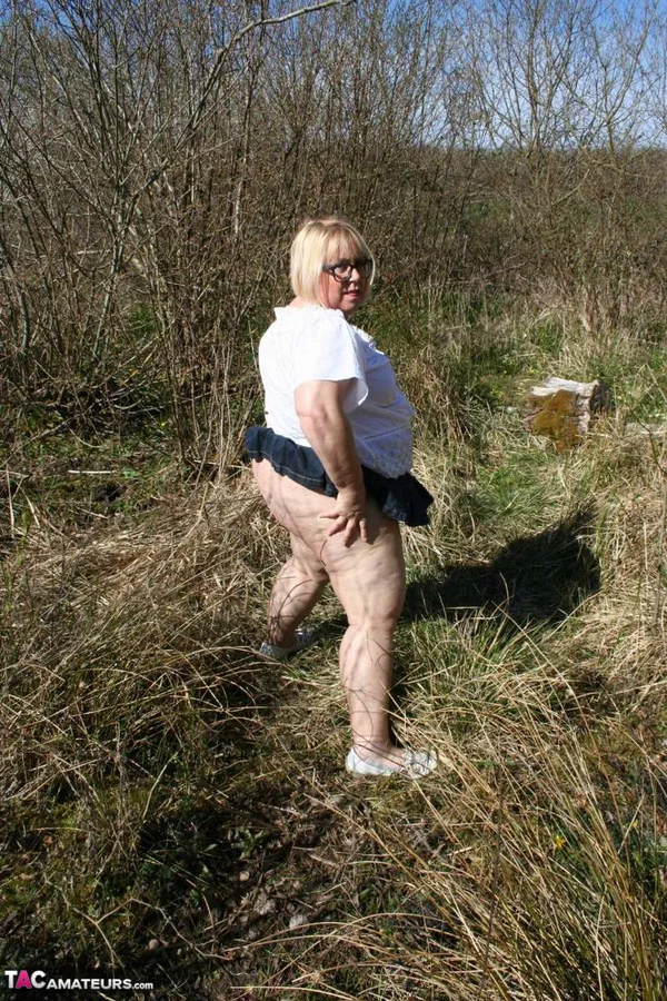 Obese blonde Lexie Cummings has sex while on a bank in the country  - BBW, Mature, Glasses, Skirt, Chubby, Curvy, Thick, Piercing, Short Hair, Outdoor  - Photo 15