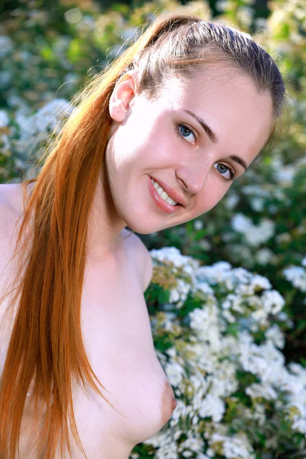 Adorable teen Hailey drops her jeans and flaunts her pussy outdoors  - Cute, Russian, Teen, Beautiful, Glamour, Babe, Solo, Model, Sexy  - Photo 12