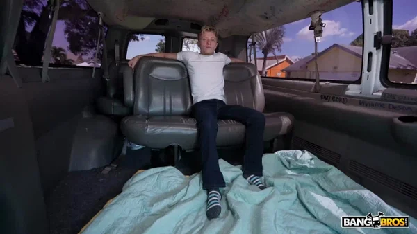 Blonde teen JoJo Austin has sex while inside of a vehicle with a boy  - Hardcore, Amateur, Petite, White, Reality, Pussy, Blonde, Outdoor, Shorts, Spreading  - Photo 1