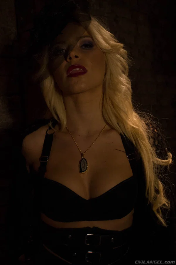 Excited vampiress Anikka Albrite tries to find a partner for coition  - Pale, Blonde, Brunette, Non Nude  - Photo 1
