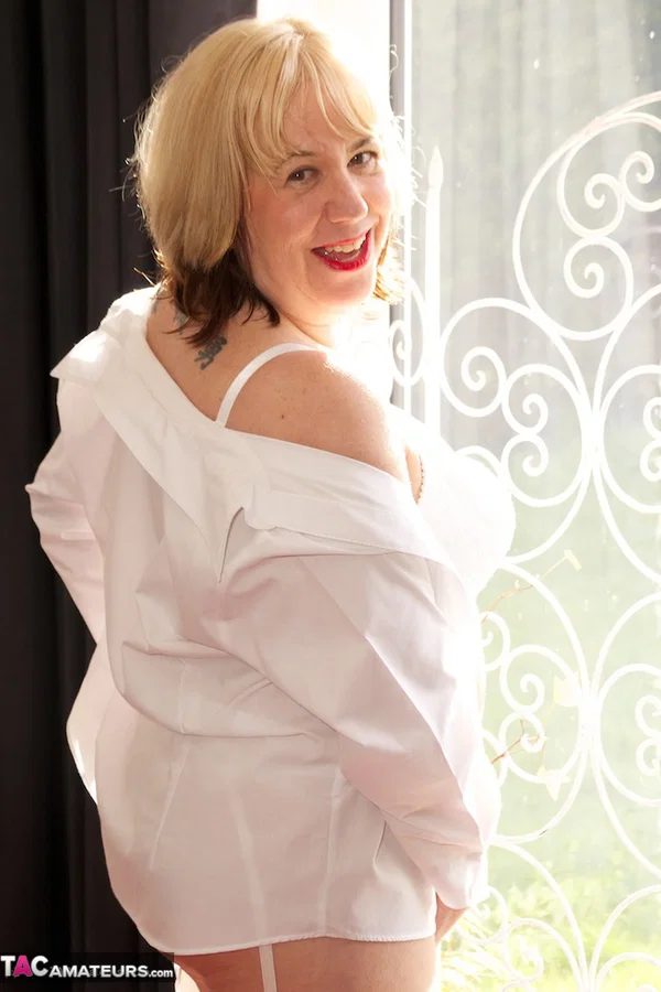 Aged amateur Speedy Bee spreads her pussy while getting naked in white nylons  - Mature, Chubby, BBW, Curvy, Thick, Amateur, Saggy Tits, British, Stockings, Big Tits  - Photo 10