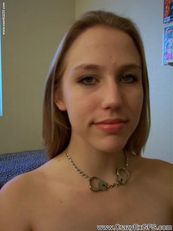 Blonde girlfriend with sweet tits Vicky Rae flaunts her pierced nips in a solo  - Girlfriend, Tiny Tits, Shorts, Boots, Amateur, Skinny, Face, Ass, Pussy, Babe  - Photo 9