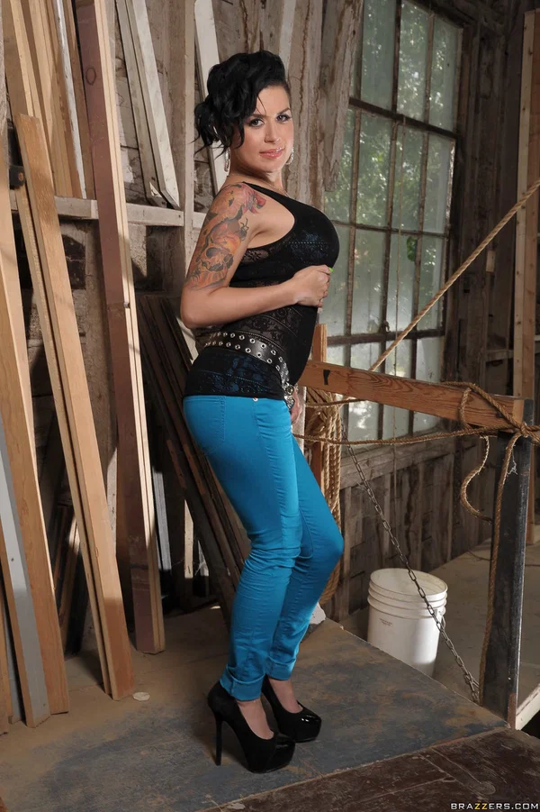 Brunette pornstar Eva Angelina flaunts her firm big juggs while stripping  - MILF, Couple, Latina, Petite, Brunette, Pornstar, Reality, Big Cock  - Photo 4