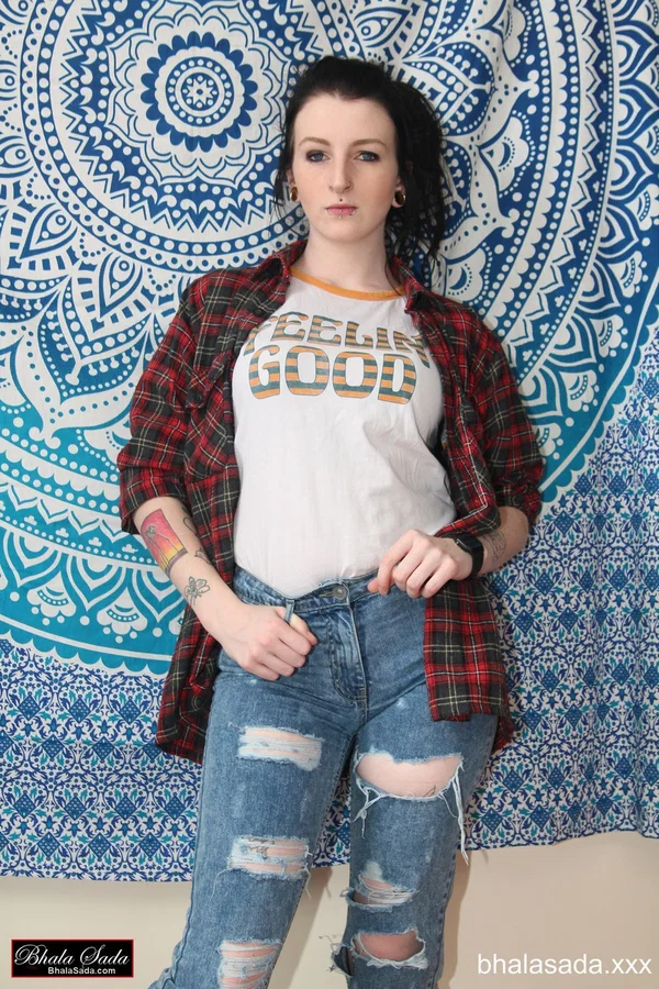 Gorgeous brunette MILF posing in her white shirt and ripped jeans in a solo  - Jeans, Tattoo, MILF, Clothed, Babe, Non Nude, Beautiful, Solo, Brunette  - Photo 2