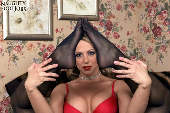 Sexy blonde chick Brianna Beach ends up with jizz on her bare feet  - MILF, Feet, Footjob, Pantyhose, Blonde, Legs, Spreading, Pussy, Big Tits, Non Nude  - Photo 4