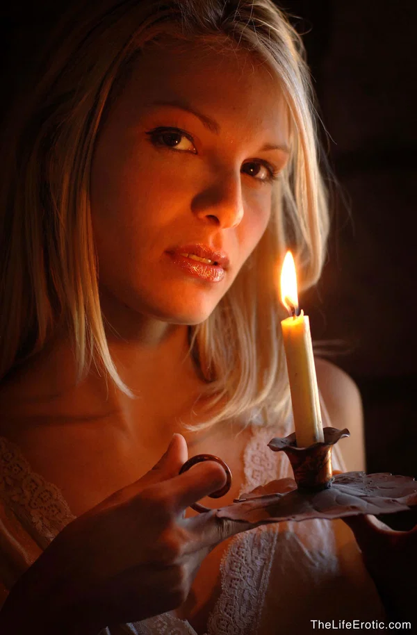 Hot blonde girl hold a lit candle to her great nipples during nude poses  - Cute, Glamour, Teen, Lesbian, Model, Non Nude  - Photo 3