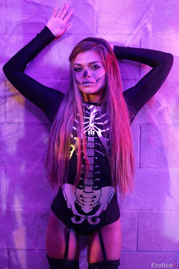 Latina pornstar Destiny Cruz gets fucked hard on Halloween night  - Halloween, Latina, Fetish, Blonde, Ass, Panties, Sexy, Model, Cute, Nipples  - Photo 8