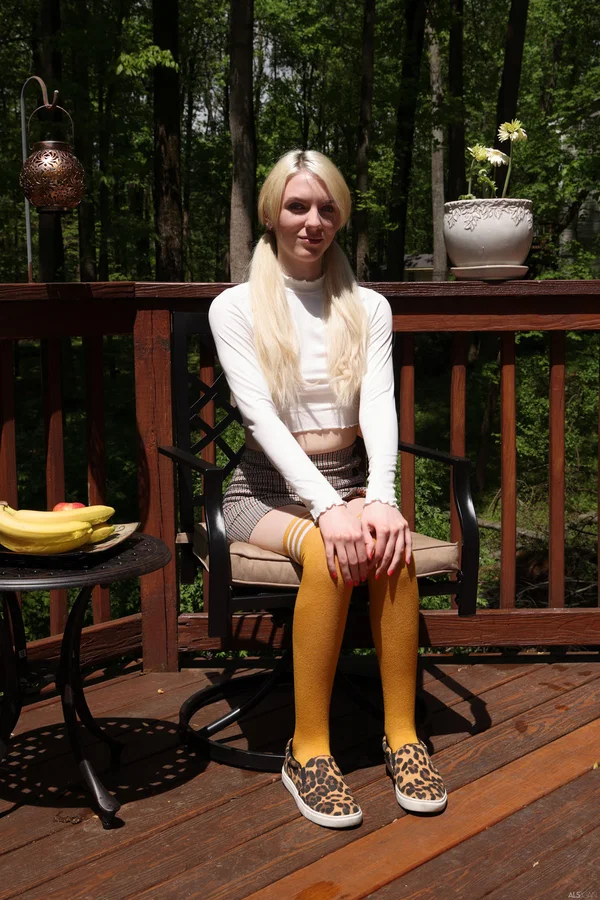 Dirty blonde Celestina Blooms sticks a cucumber in her vagina on a deck  - Shaved, Pussy, Beautiful, Outdoor, Dildo, Close Up, Amateur, Stockings, Babe, Upskirt  - Photo 1