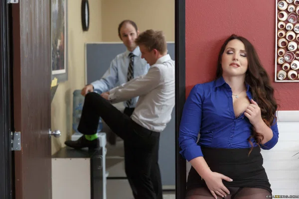 Horny BBW secretary Lola Foxx gets a thick facial after sexy office anal bang  - Curvy, Thick, Chubby, Anal, Office, Big Cock, Pantyhose, BBW, Ass, Latina  - Photo 2