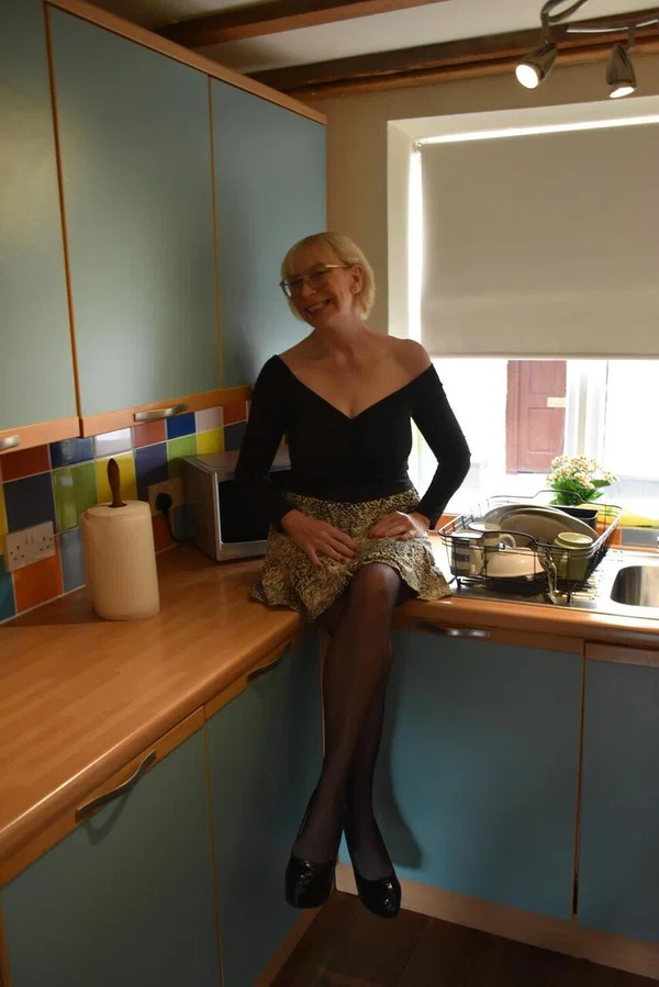 Blonde British woman Barby Slut lifts up her skirt in nylons and heels  - Upskirt, Mature, Ass, Glasses, Clothed, Stockings, British, Close Up, Shaved, Asshole  - Photo 8