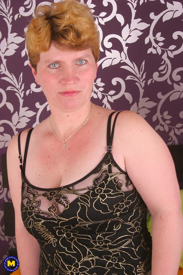 Green eyed mature Matilda shows her huge saggy tits & plays with vaginal beads  - Housewife, Wife, Chubby, BBW, Mature, Thick, Saggy Tits, Curvy, Short Hair, Amateur  - Photo 2