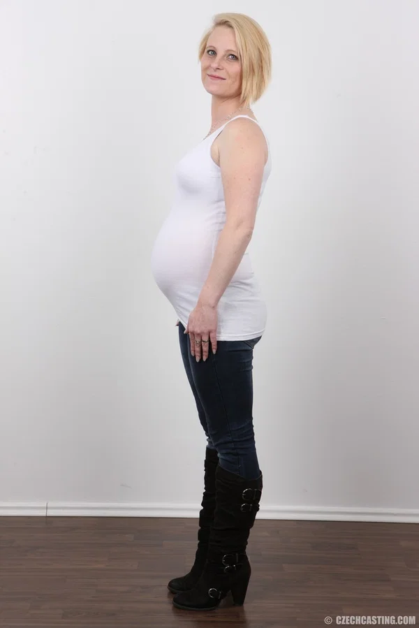 Pregnant girl lets her hormones get the better of her and decides to pose nude  - Pregnant, Casting, Amateur, MILF, Blonde, Czech, European, Face, Nipples, Big Tits  - Photo 3