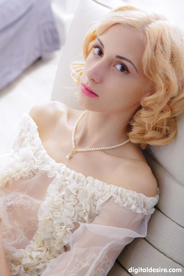 Digital Desire performed by Jenna Naked Gallery  - Model, Glamour, Babe, Beautiful, Solo, Sexy  - Photo 1