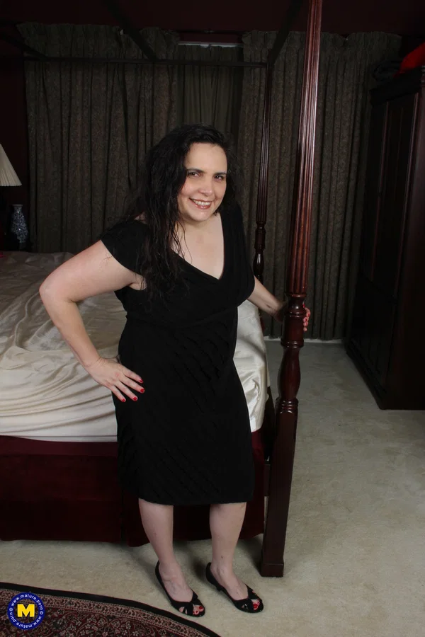 Fatty with natural tits Charly Fox loses her black dress & toys her juicy clam  - BBW, Chubby, Shower, Mature, Bath, Curvy, Pussy, Thick, Masturbation, Amateur  - Photo 2