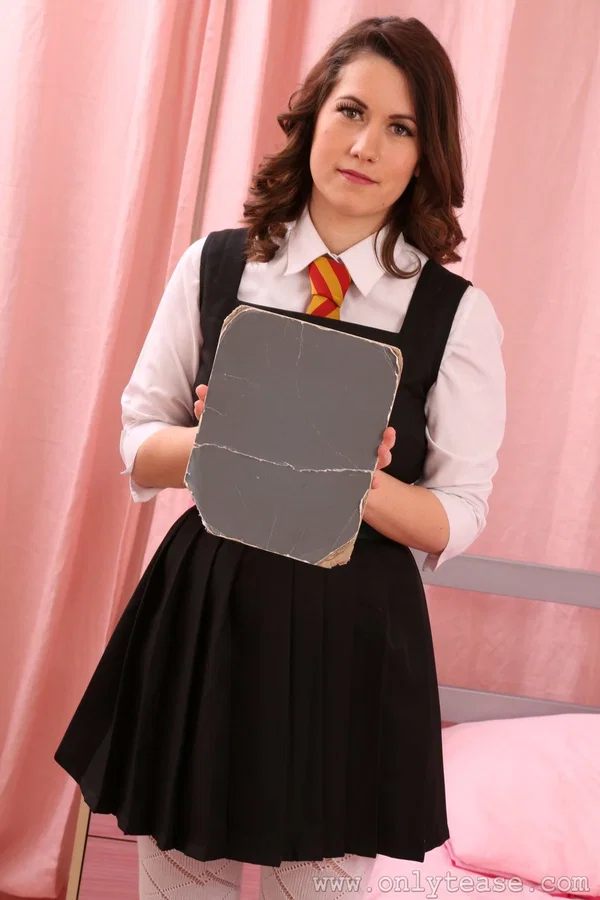 Porn Pics performed by Alicia Kittens Naked Images  - Legs, Stockings, Babe, Non Nude, Schoolgirl, Beautiful, Solo, Glasses  - Photo 9