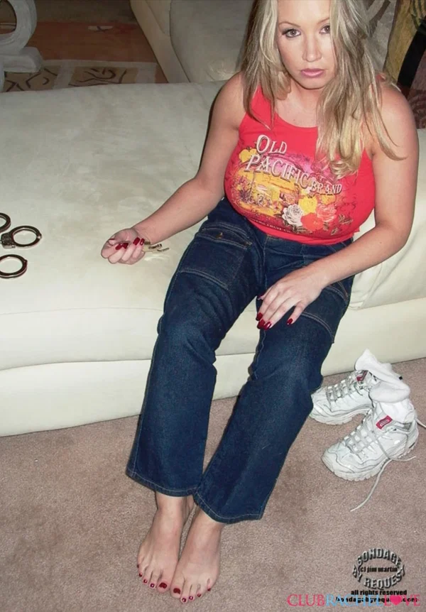 Older blonde Rachel Love paints her toenails while clothed and cuffed  - Jeans, Fetish, Mature, Feet, MILF, Clothed, Pornstar, Big Tits, Blonde, Natural Tits  - Photo 9
