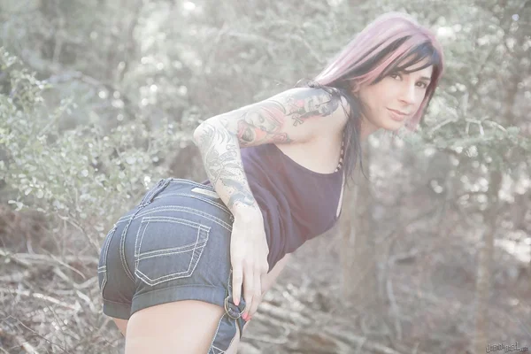 Astounding amateur milf Joanna Angel is masturbating outdoors  - Amateur, MILF, Tattoo, Shorts, Arab, Ass, Masturbation, Pussy, Close Up, Clothed  - Photo 2