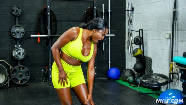Black babe Naomi Foxxx enjoys hardcore sex with a white guy at the gym  - Ebony, Sports, Gym, Interracial, Curvy, Thick, Big Tits, Amateur, Chubby, African  - Photo 12